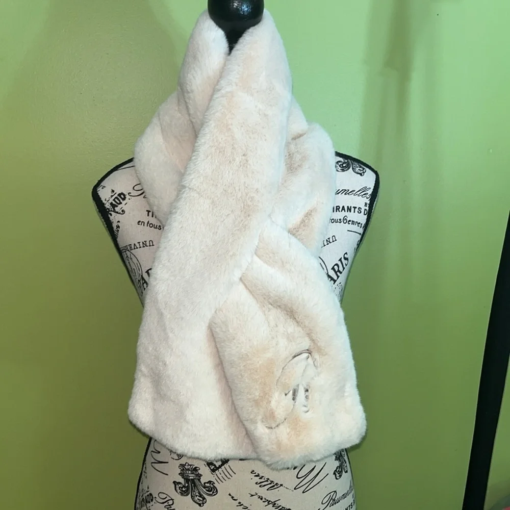 ☃️🆕☃️ J.Jill Cream and Gray Reversible Scarf With Faux-Fur